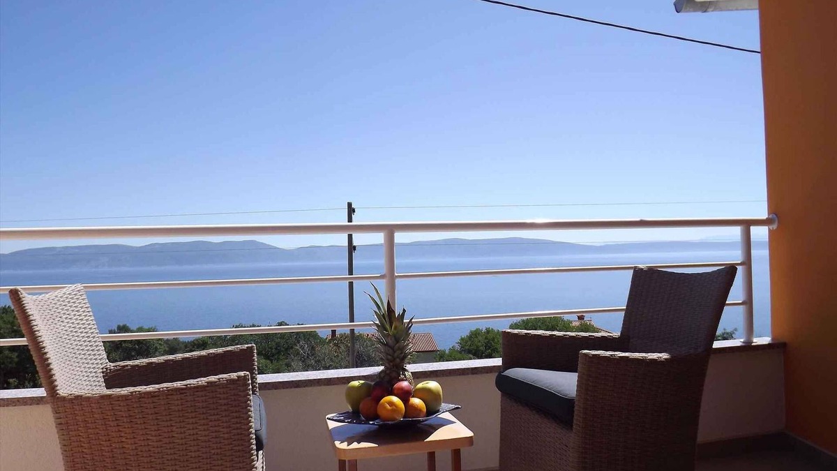 Ravni Apartment | Holiday apartment with 3 terraces and sea view