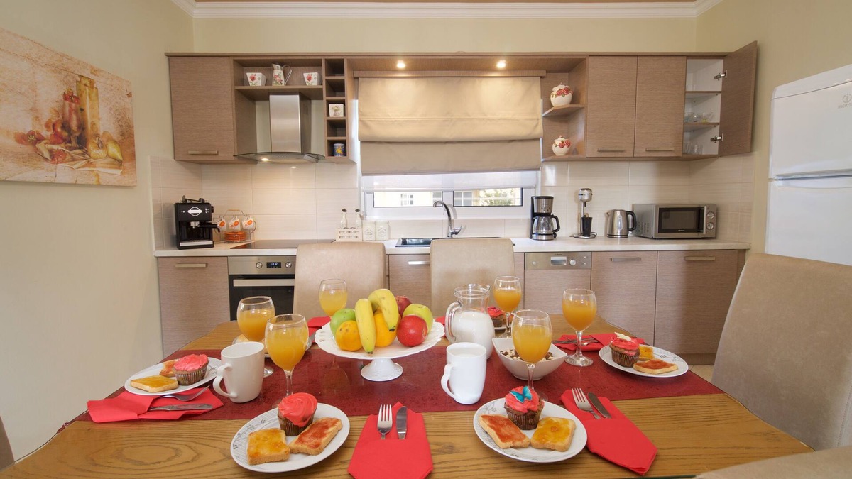 Razata Apartment | Holiday apartment with a big garden - "Madalenas"- Ideal for family