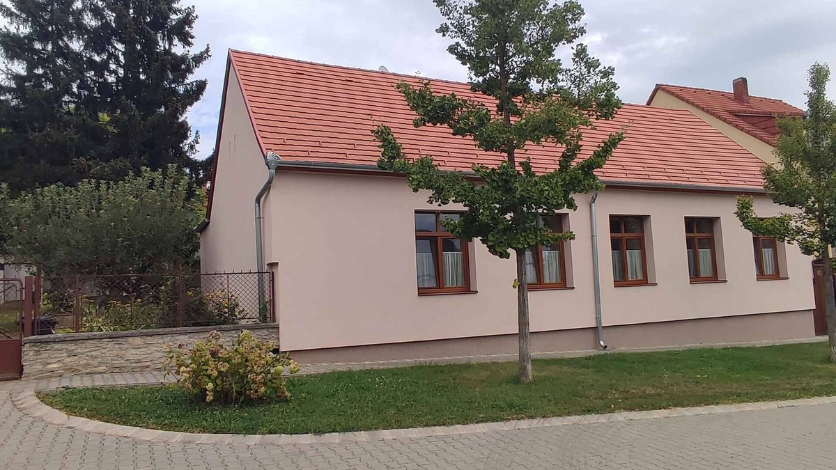 Heviz Apartment | Holiday apartment with a beautiful garden and internet
