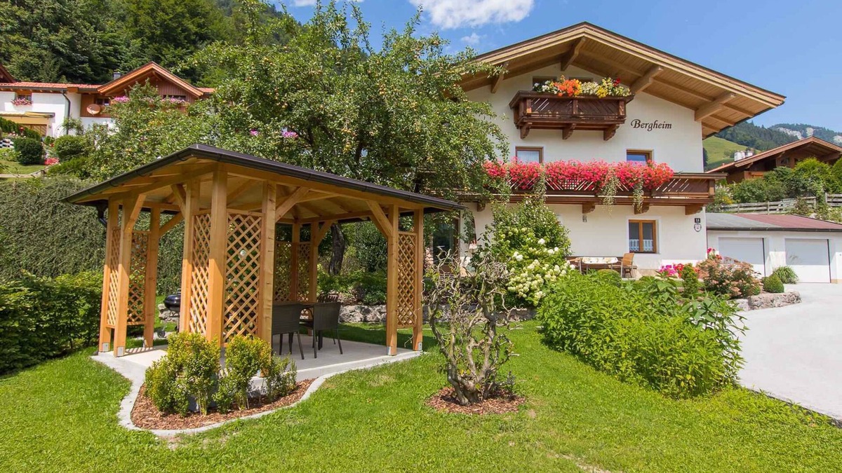 Walchsee Apartment | Holiday apartment with balcony and garden