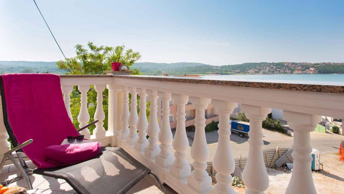 Soline Apartment | Holiday apartment with balcony and sea view