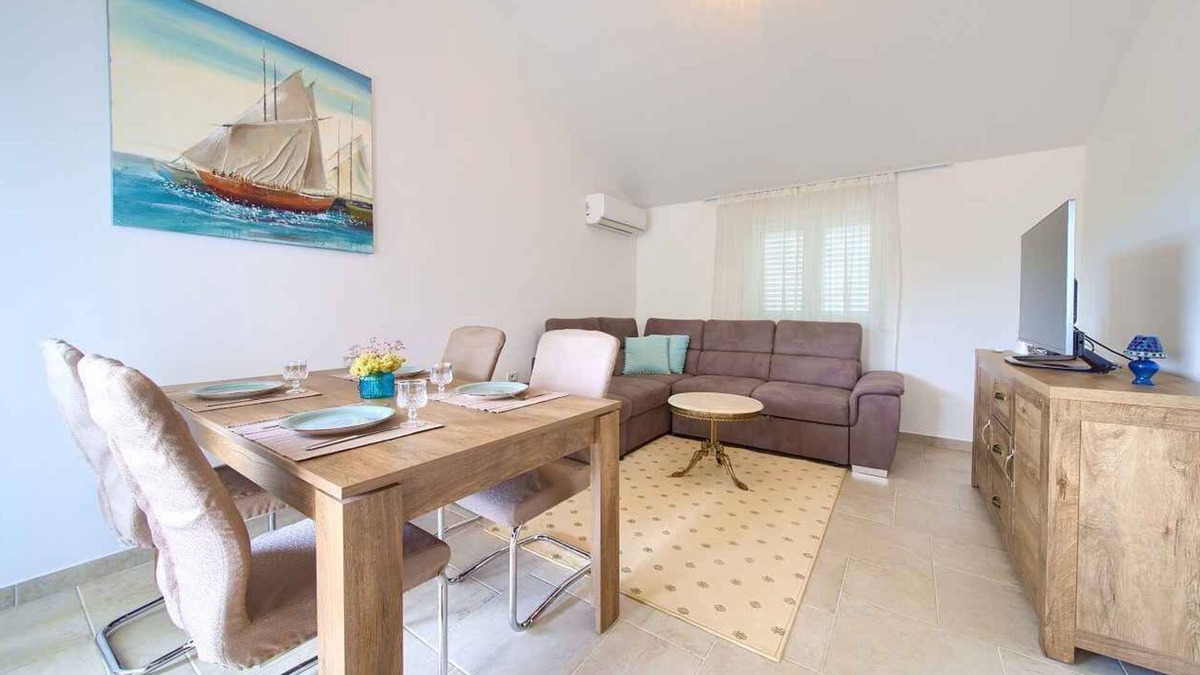 Soline Apartment | Holiday apartment with balcony and air conditioning