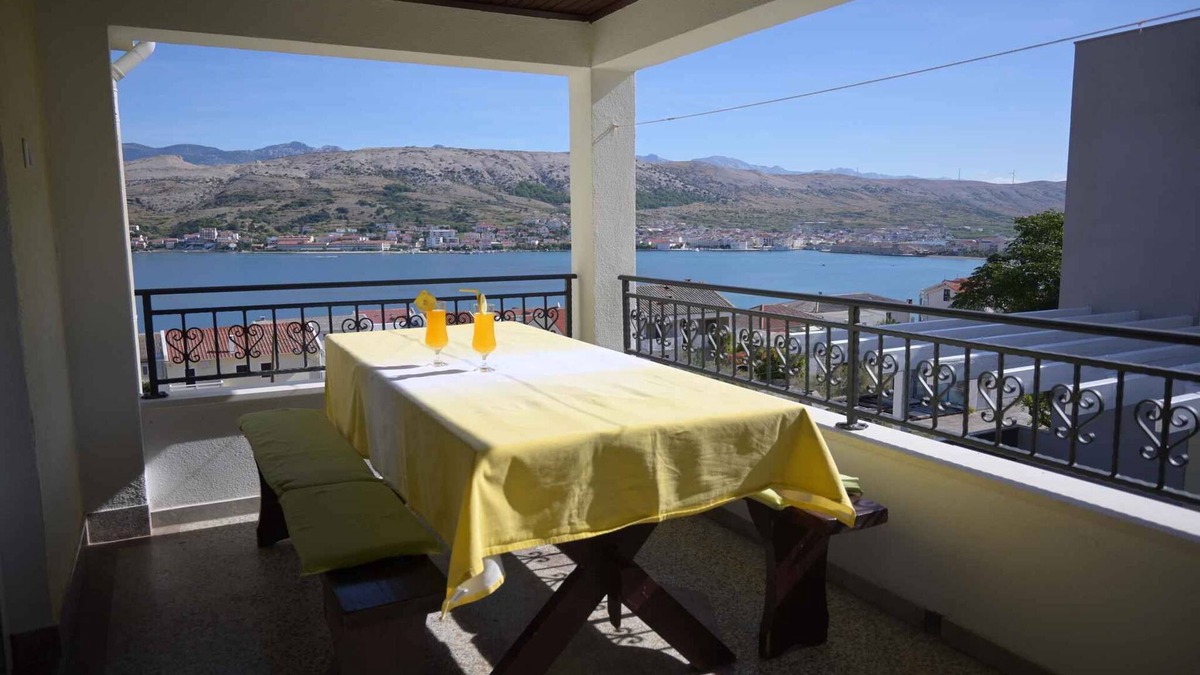 Pag Apartment | Holiday apartment with balcony and sea view