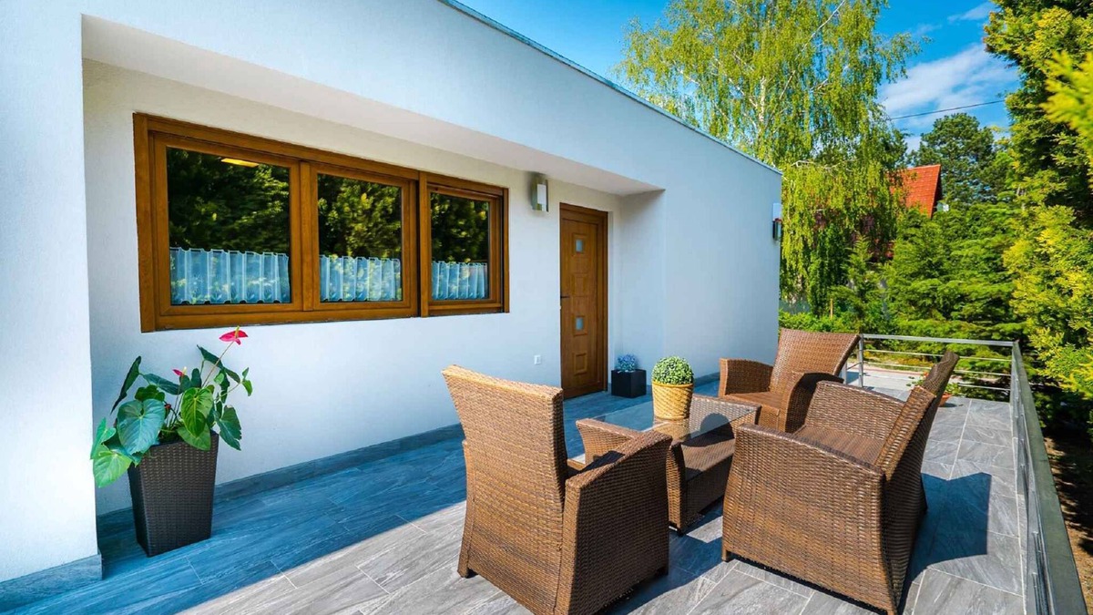 Siofok Aranypart Apartment | Holiday apartment with garden, just 100 meters from the beach
