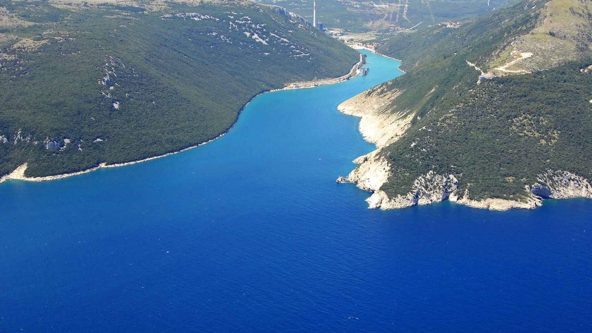 Plomin Luka Apartment | Holiday apartment with harbour view