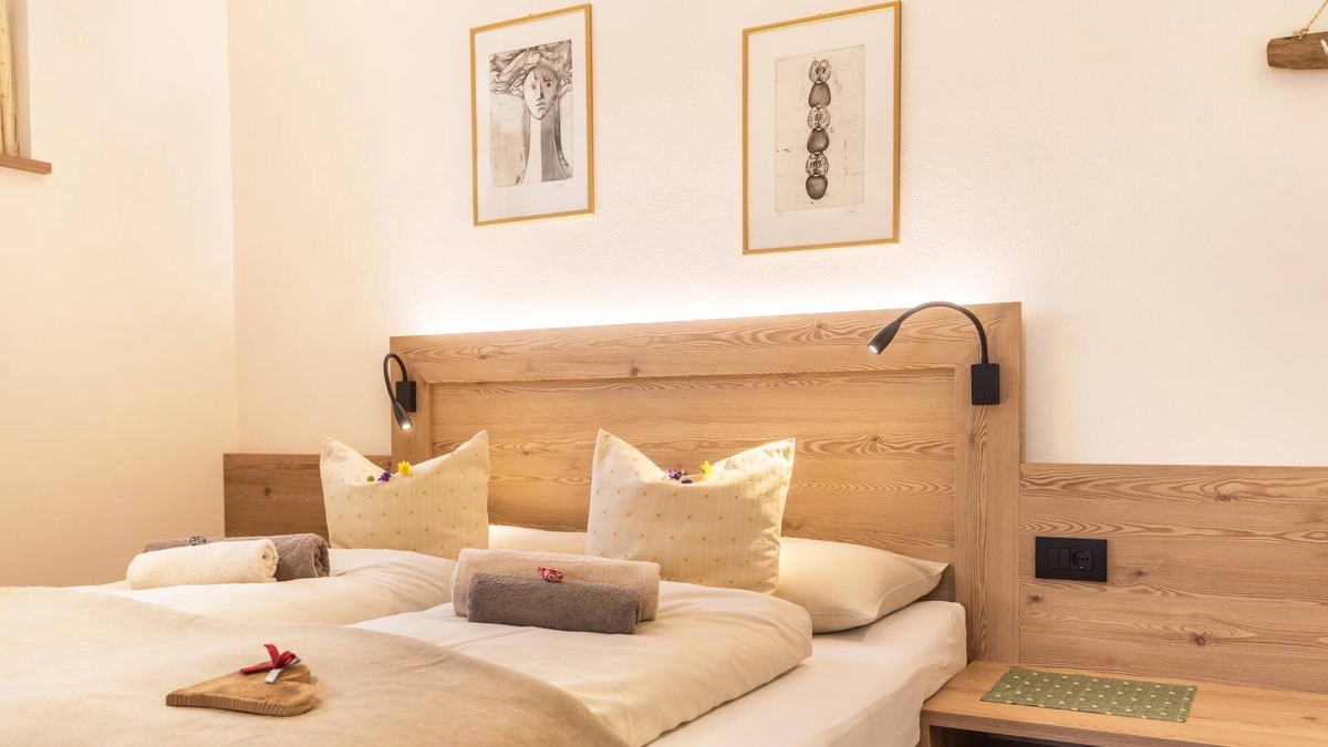 Colfosco Apartment | Holiday Apartment with direct access to ski slopes Cocoon CIASA with Mountain View, Wi-Fi & Garden; Parking Available