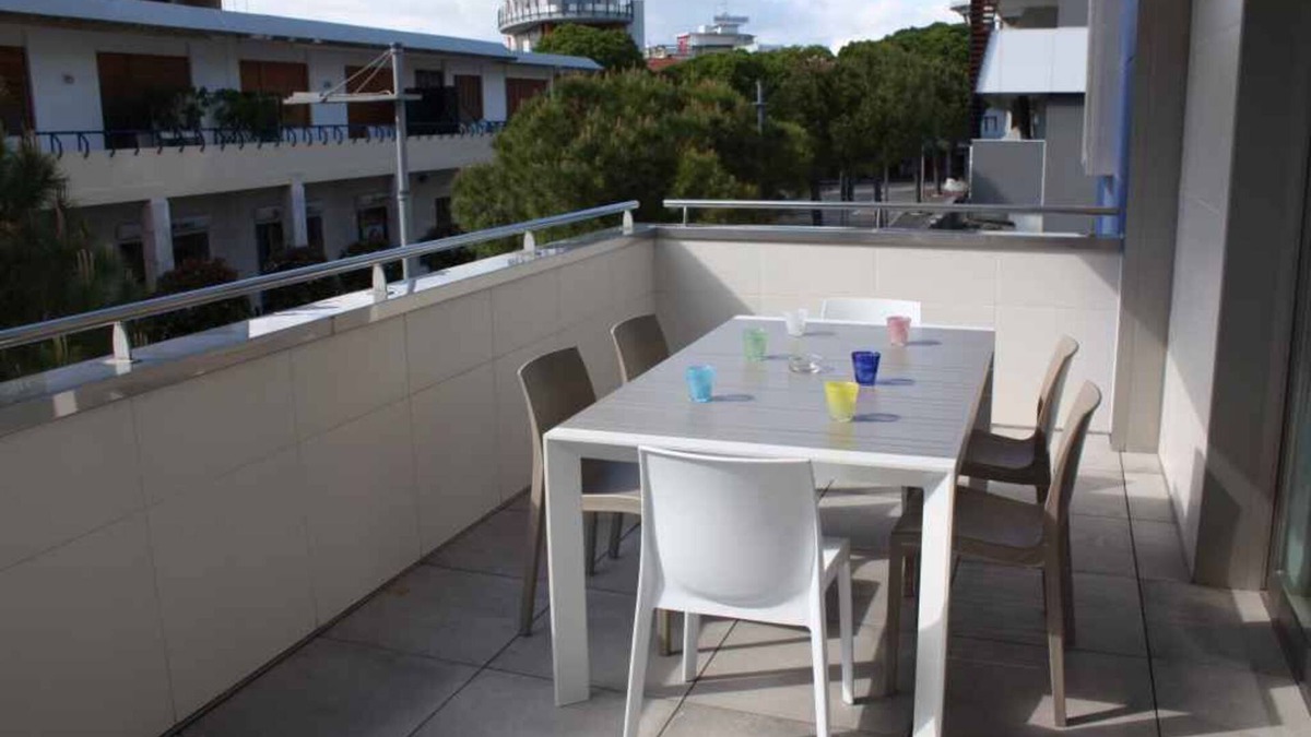 Lignano Sabbiadoro Apartment | Holiday apartment with balcony in the heart of Lignano Sabbiadoro