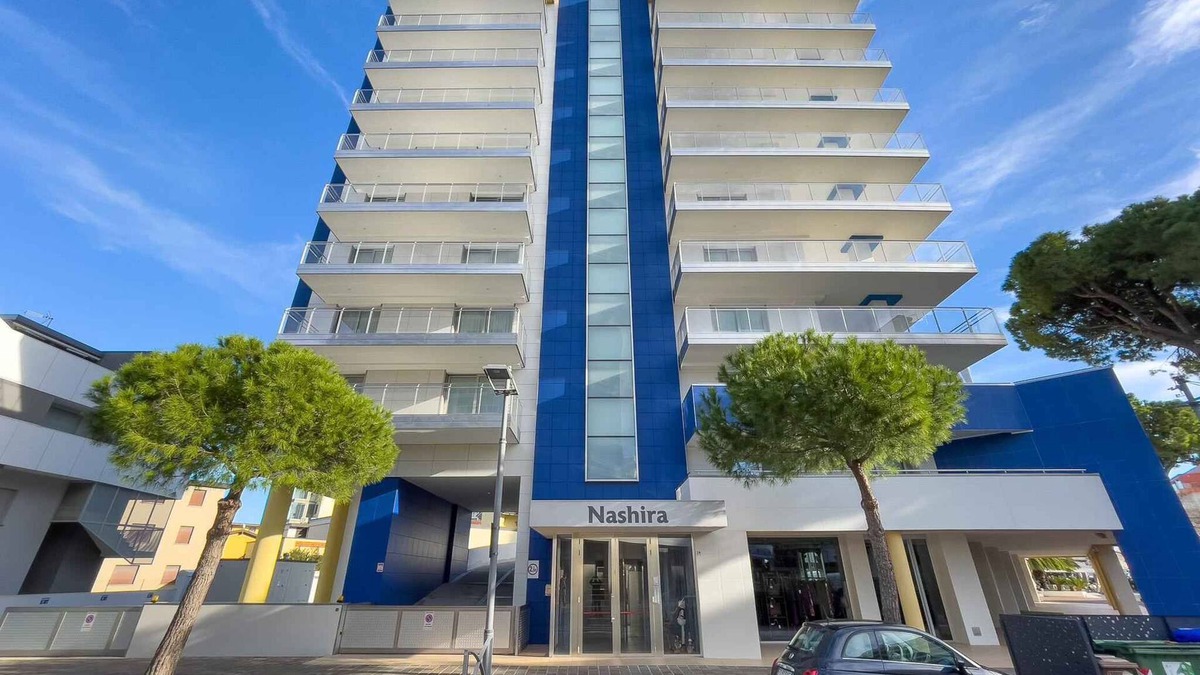 Lignano Sabbiadoro Apartment | Holiday apartment with balcony and air conditioning