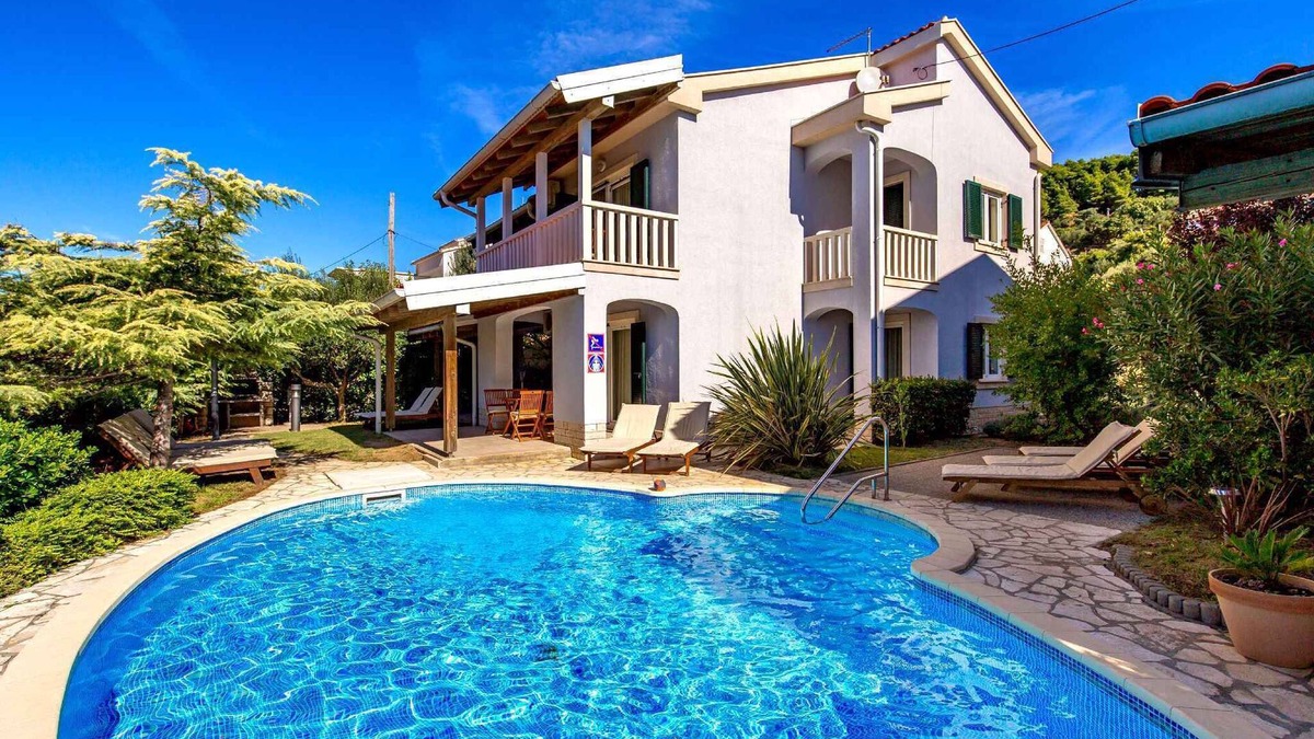 Banjol Apartment | Holiday apartment with pool*