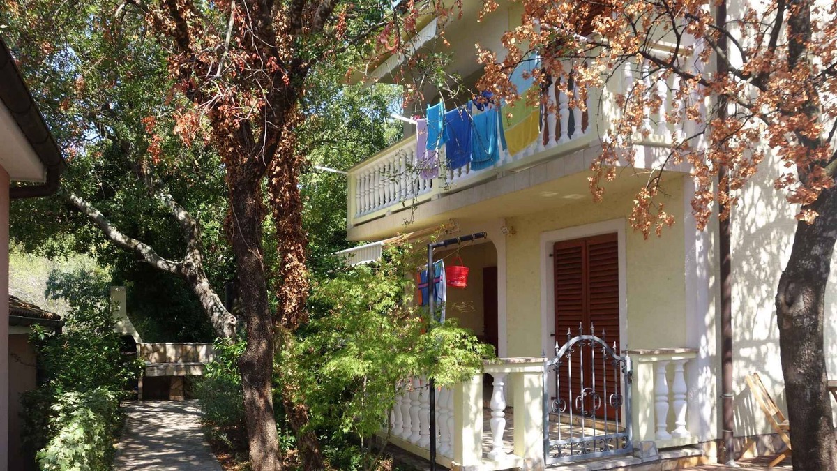 Povile Apartment | Holiday apartment With sea views and air conditioning