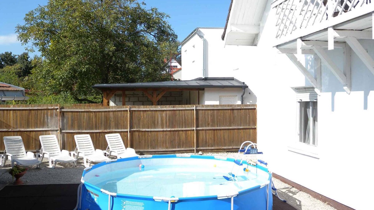 Fonyod Apartment | Holiday apartment with table tennis and pool