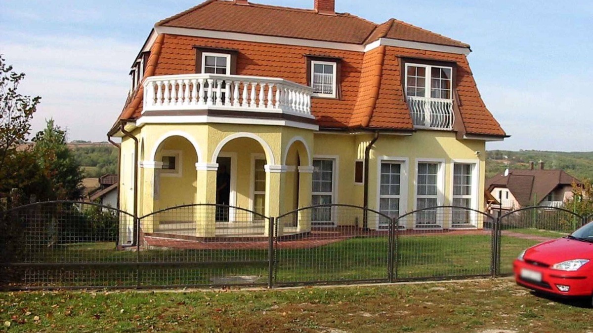 Heviz Apartment | Holiday apartment with terrace to the garden side