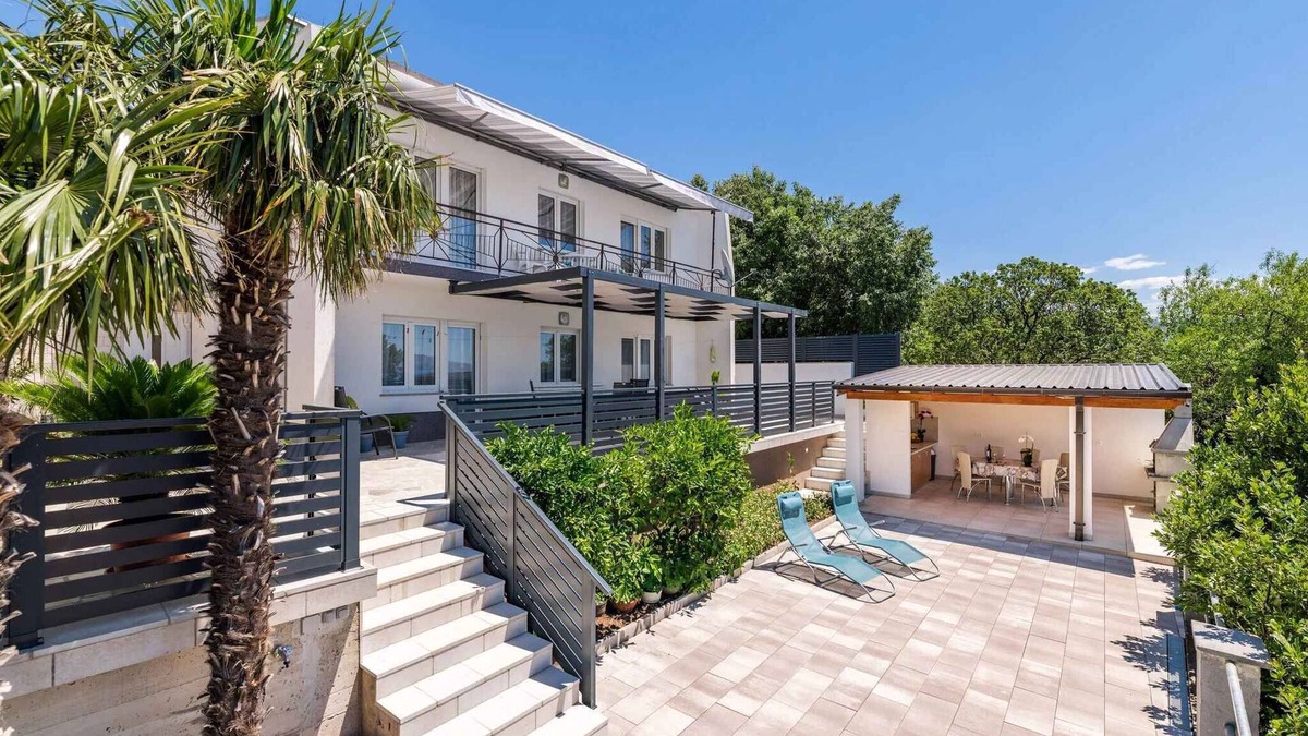 Povile Apartment | Holiday apartment with wifi and air conditioning