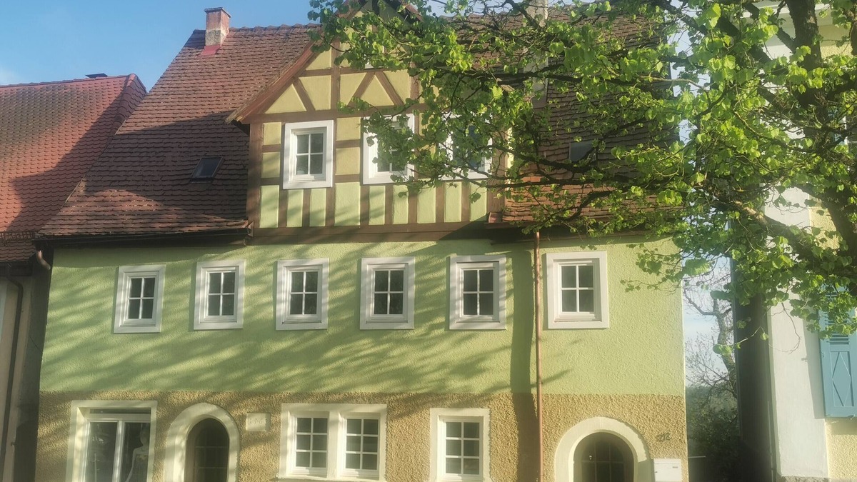 Langenburg Apartment | Holiday Apartment "Wohnen Im Denkmal" with Mountain View & Wi-Fi