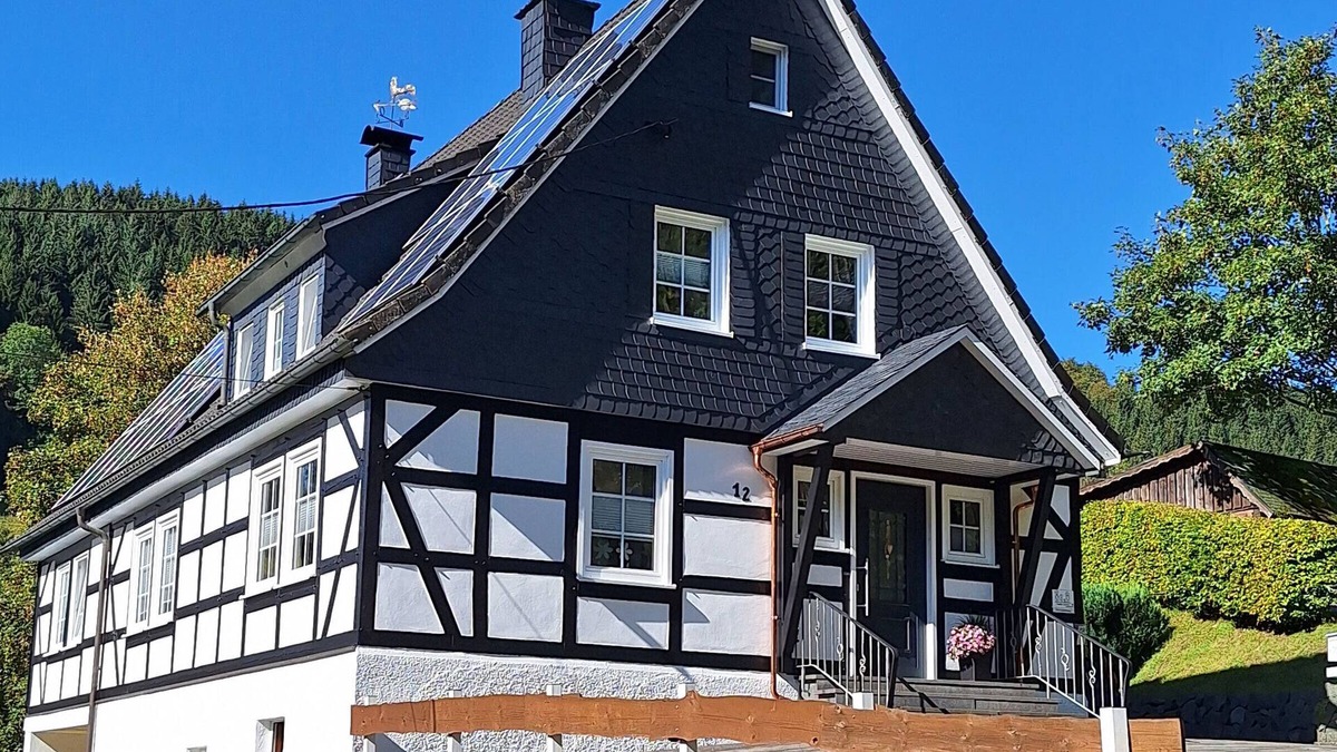 Nordenau Apartment | Holiday Apartment 'Zur Basemicke' with Private Terrace and Wi-Fi