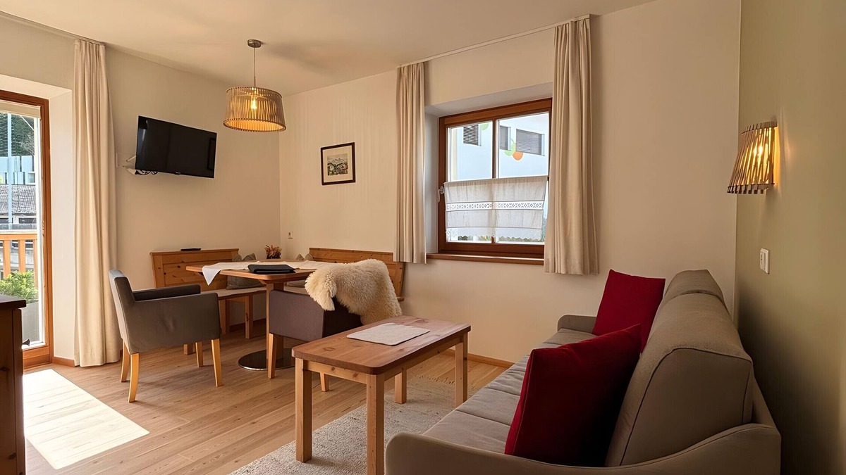 Burgusio Apartment | Holiday Apartment "Zwick Spinei" with Mountain View, Balcony and Shared Garden