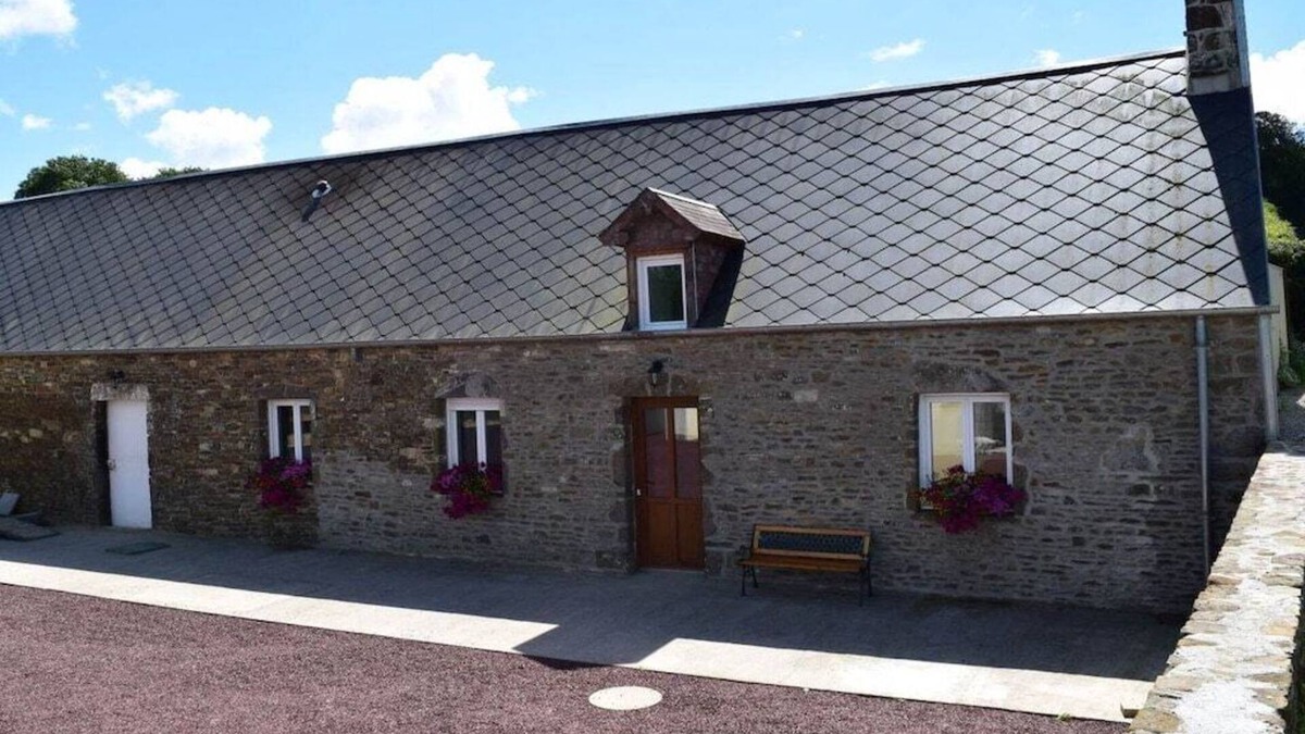 Canville-la-Rocque Cottage | Holiday cottage with 2 bedrooms