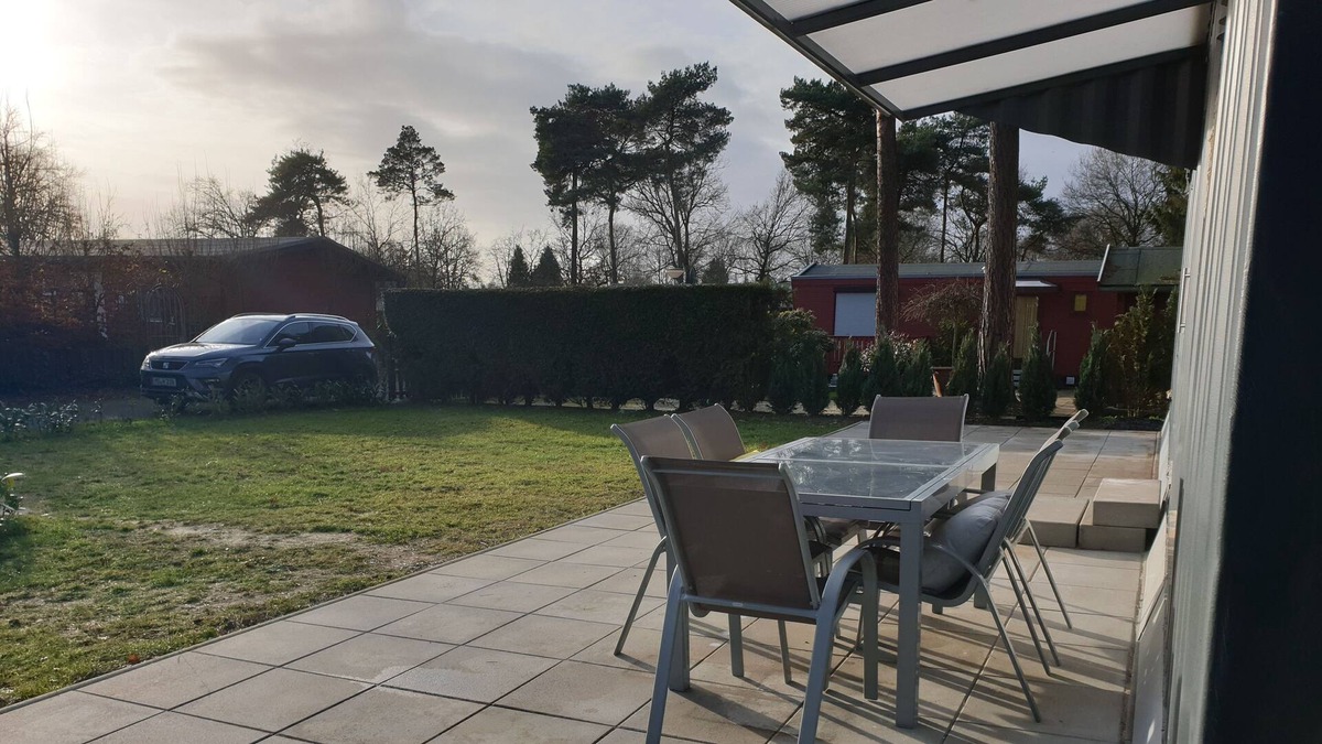 Meerlo House | Holiday container / chalet on a great campsite (up to 6 people)