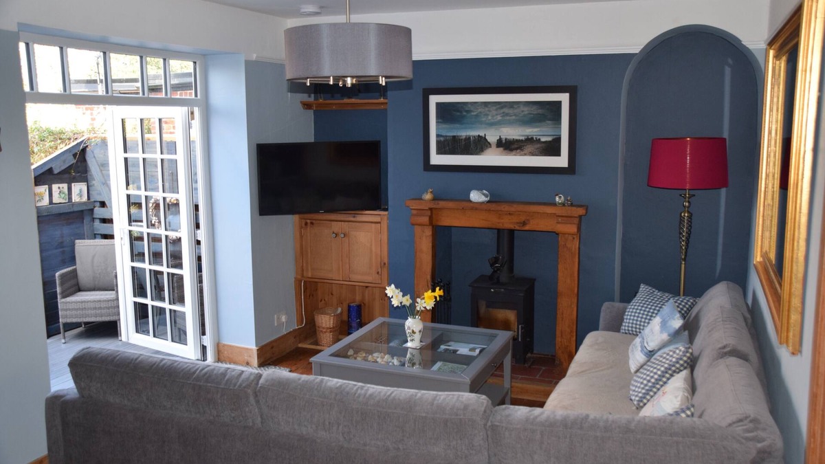 Wells-next-the-Sea House | Holiday cottage in Wells-next-the-Sea, parking for 3 cars