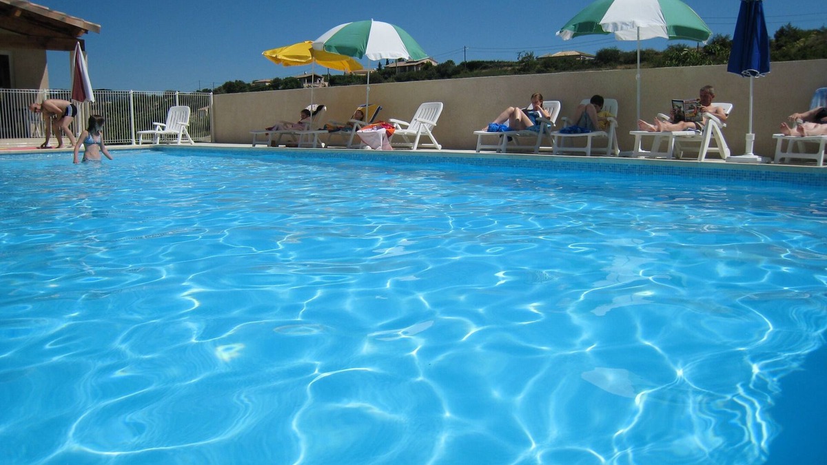 Villeneuve-de-Berg House | Holiday Cottages in South Ardeche "Les Bastides d'Helvie"