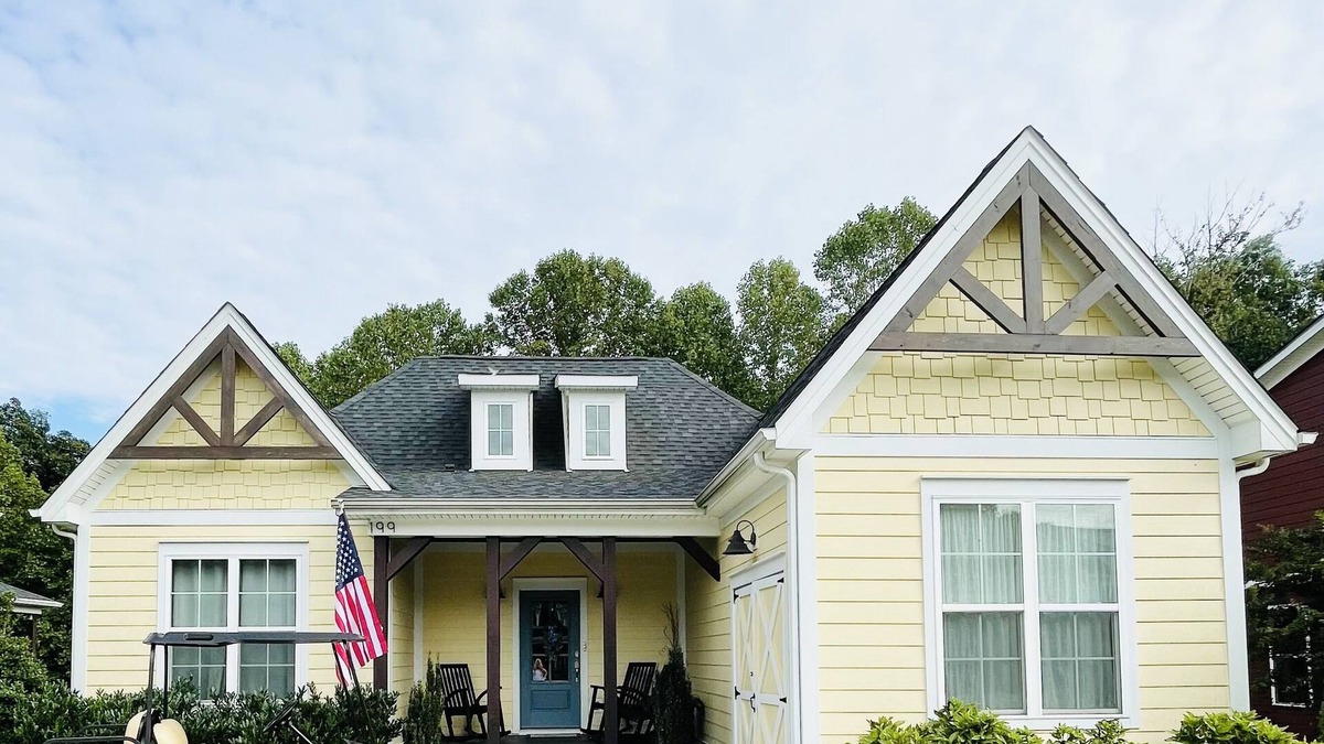 Tullahoma Cottage | Holiday Cottage at Tim's Ford Lake next to Marina and Restaurant