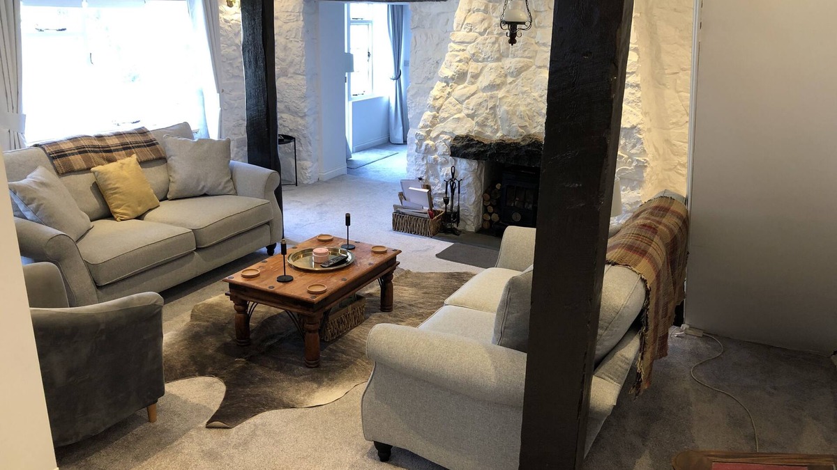Pentraeth Cottage | Holiday Cottage for 6, 5 mins from Pentraeth Beach, Anglesey