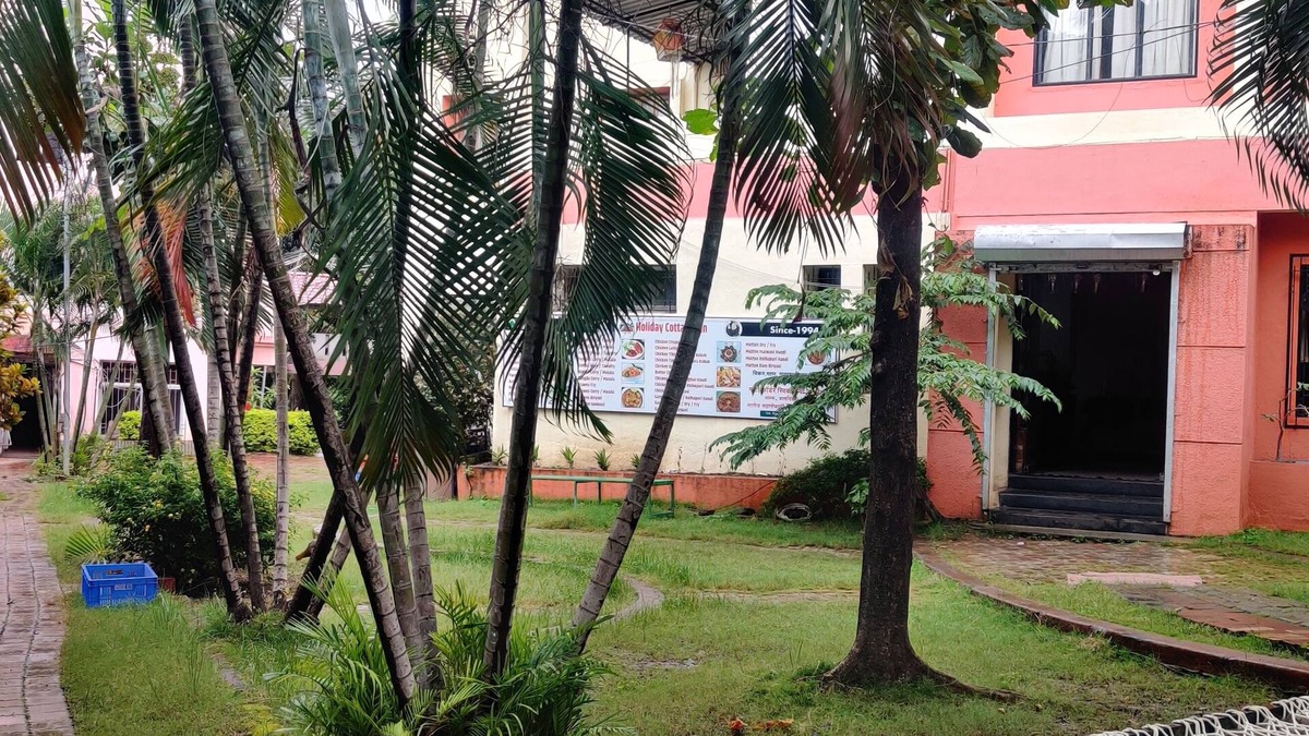 Pune Hotel | Holiday Cottage Inn