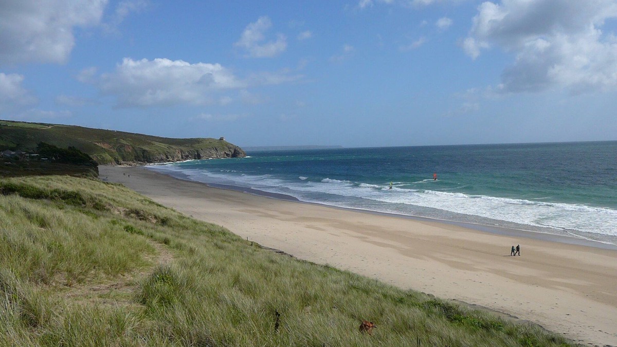 Praa Sands House | Holiday cottage on a beautiful Cornish beach