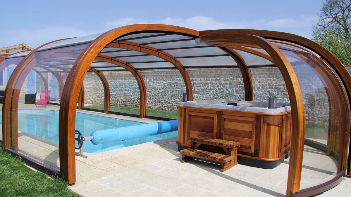 Romans Villa | Holiday cottage(Shelter) with swimming pool near the Swamp from Poitou classified " Big site of France ".