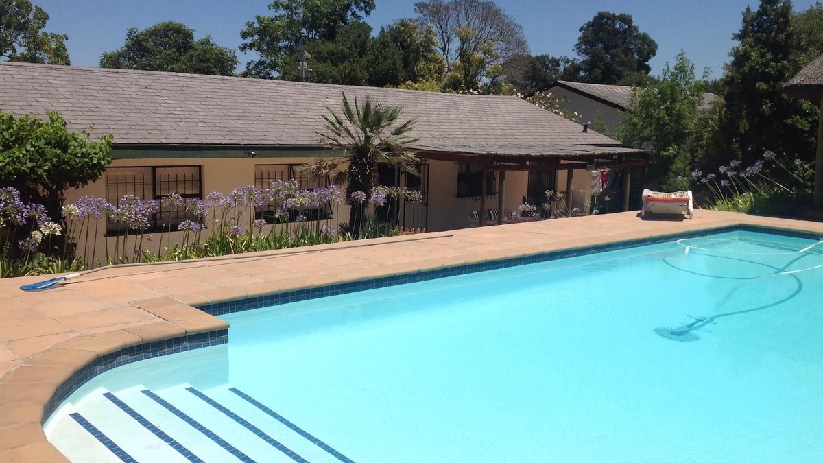 Stellenbosch Villa | Holiday Cottage, Sleeps 7, 5 beds, 4 bedrooms Private POOL, a summer requirement