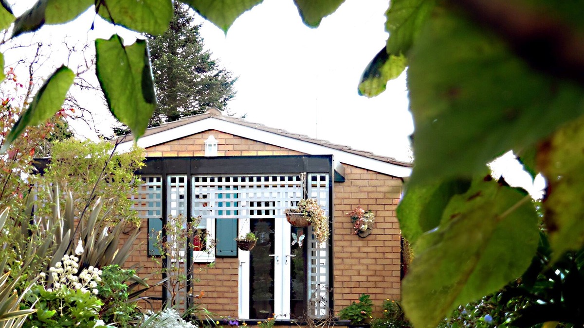 Neston Cottage | Holiday Cottage - The Villa in Neston