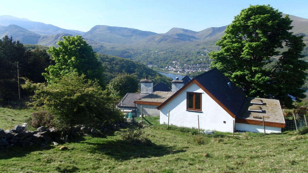 Gallt Y Foel Cottage | Holiday Cottage With Extensive Mntn And Lake Views Over Snowdon And Llyn Padarn