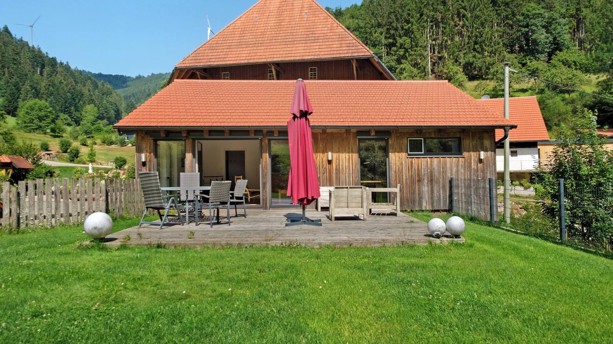 Gutach House | Holiday Home 'Steinenbachhäusle' with Mountain View, Shared Terrace and Wi-Fi