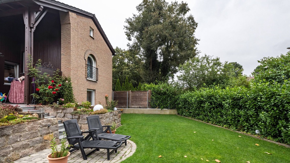 Heidenheim an der Brenz Apartment | Holiday Apartment "Pension Waldblick" with Private Terrace, Shared Garden & Wi-Fi