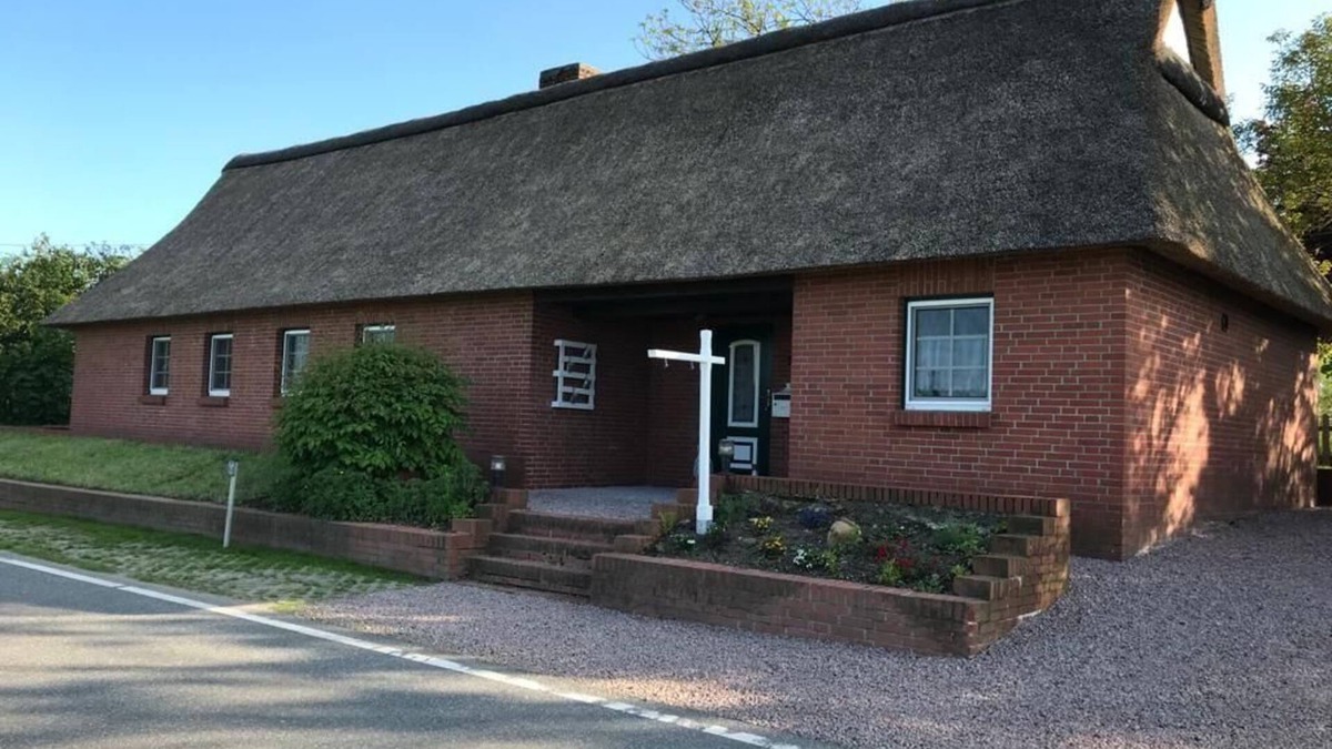 Neuendorf-Sachsenbande House | Holiday house Neuendorf-Sachsenbande for 1 - 7 persons with 3 bedrooms - Holiday home
