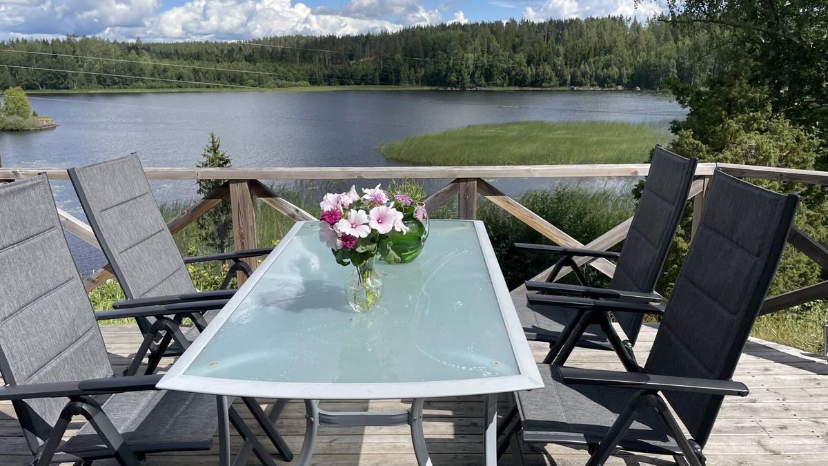 Morlunda House | Holiday directly at the lake in Småland and without neighbors