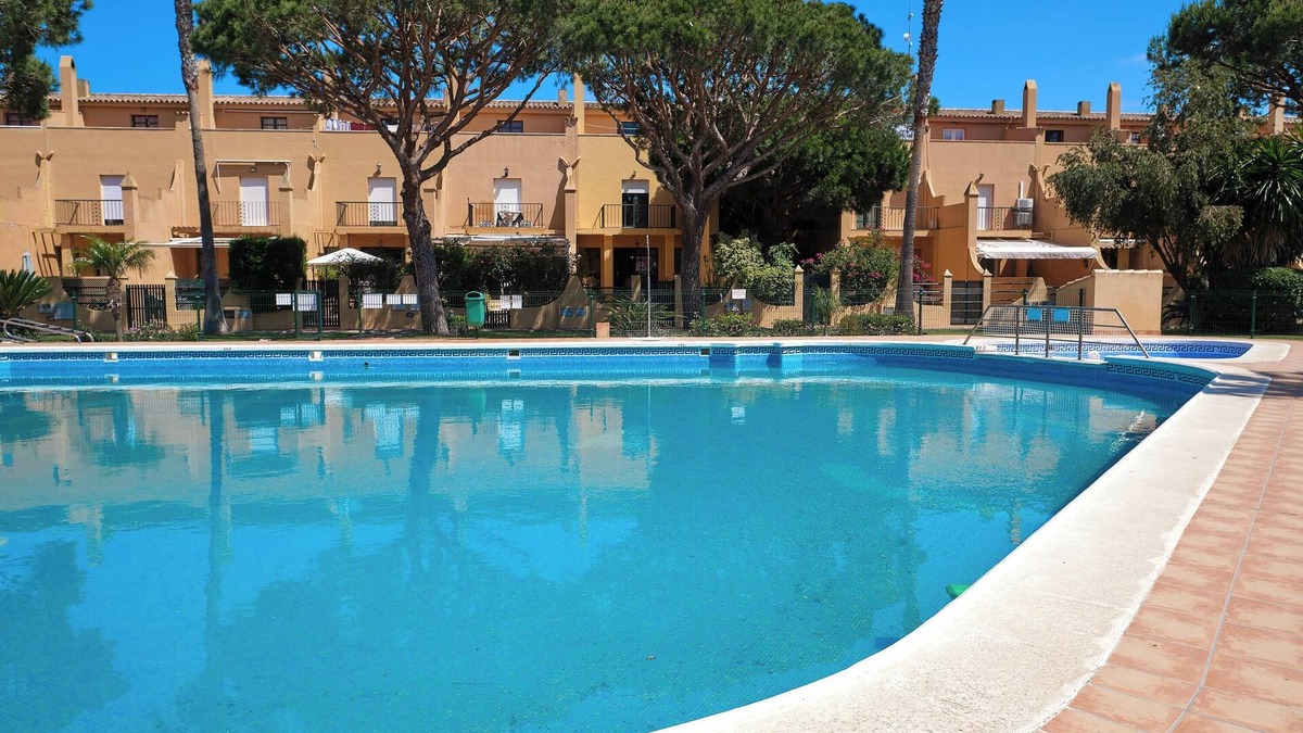 Poblado Sancti Petri House | Holiday Home "Marisa" with Pool, Garden, Terrace, Balcony and Wi-Fi