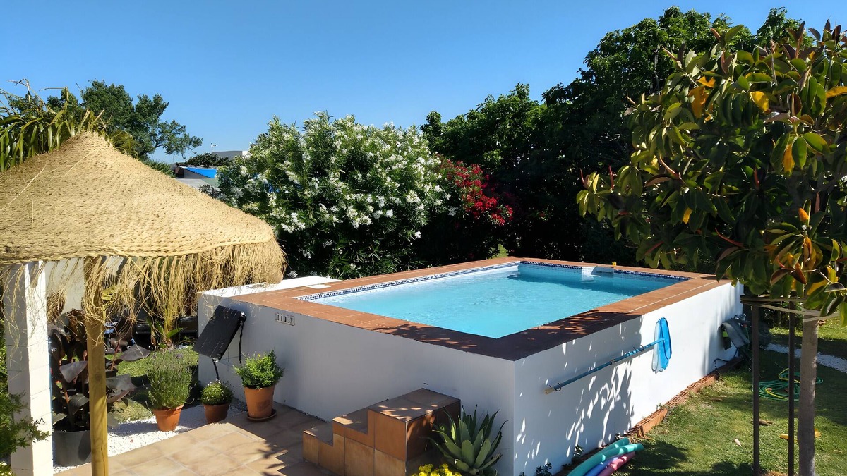 Chiclana de la Frontera House | Holiday Home 'Villa De Limones ' with Private Pool, Private Terrace and Wi-Fi