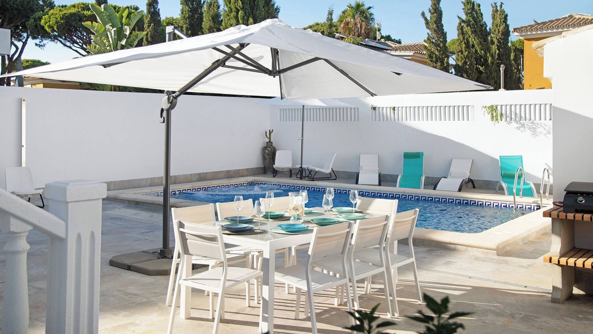 Poblado Sancti Petri House | Holiday Home 'Anna' with Private Pool, Wi-Fi and Air Conditioning