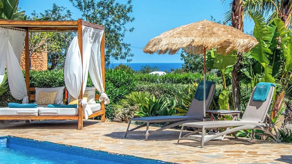 Sant Carles de Peralta House | Holiday Home 'Can Andreuet' with Private Pool, Wi-Fi and Air Conditioning in Ibiza