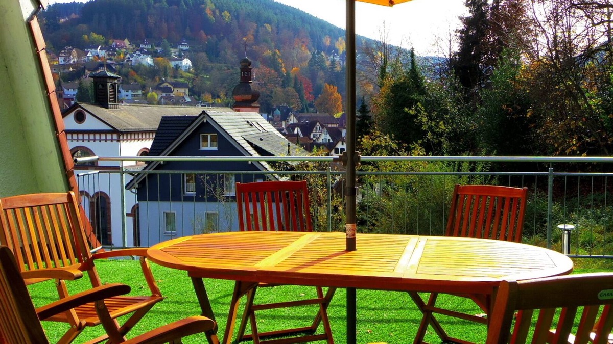 Schramberg Apartment | Holiday flat "Villa Fink attic" with mountain view, private balcony, private terrace and Wi-Fi