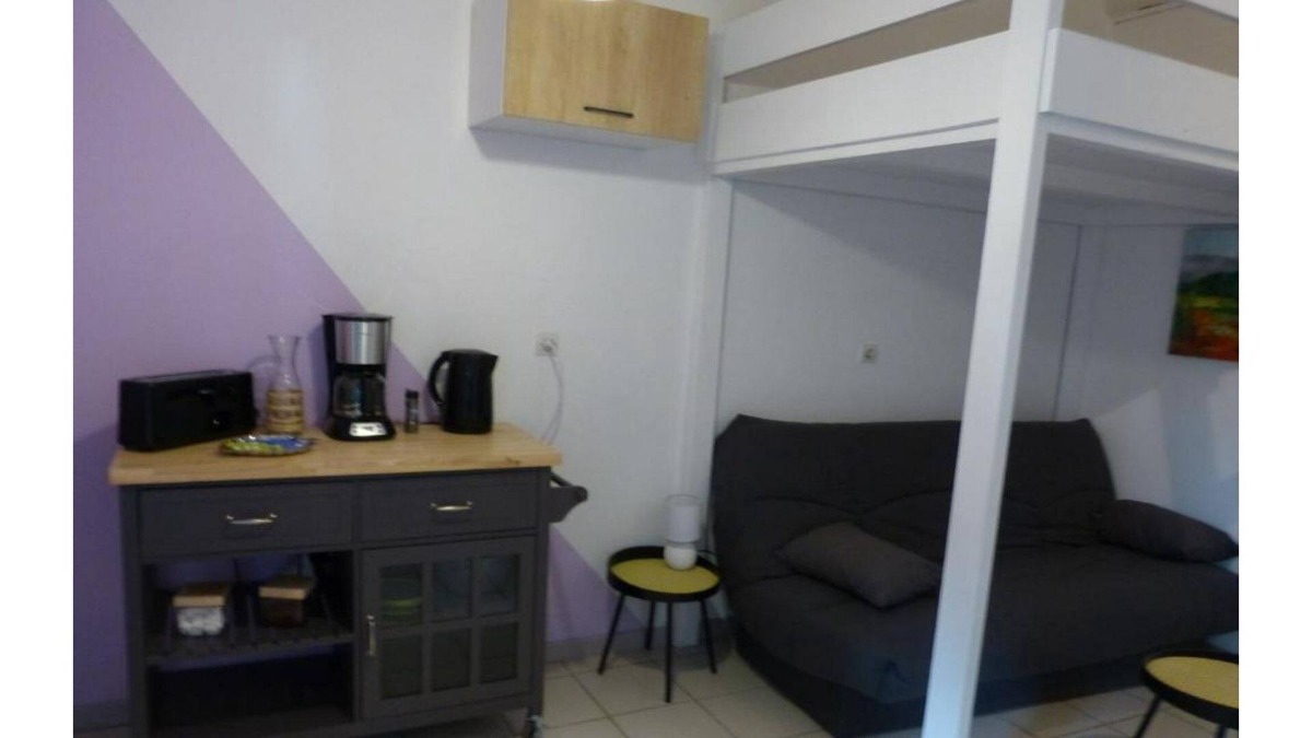 Saint-Aubin-de-Nabirat House | holiday village Gîte 6 people with swimming pool