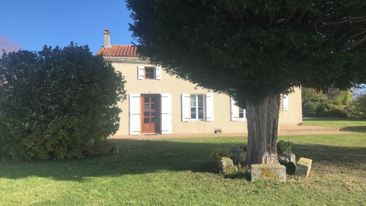 Saint-Ciers-sur-Gironde House | Holiday home in the countryside