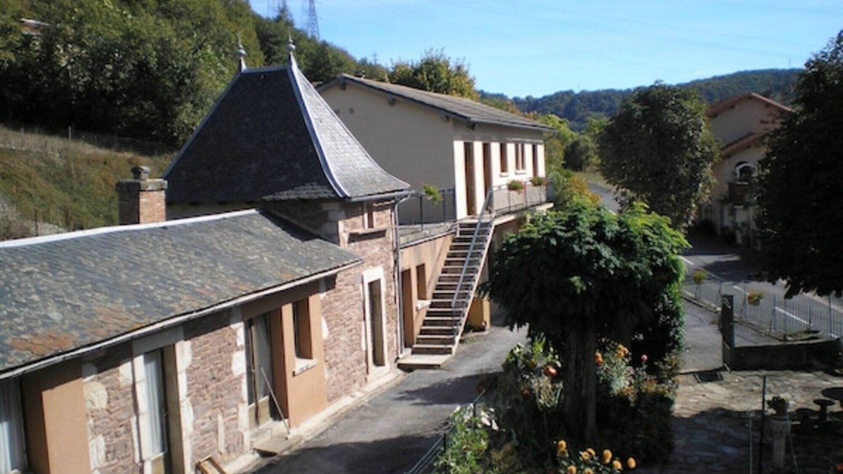 Saint-Victor-et-Melvieu House | Holiday Home 'Gîte Saint-victor-et-melvieu' with Mountain View, Private Terrace and Private Garden
