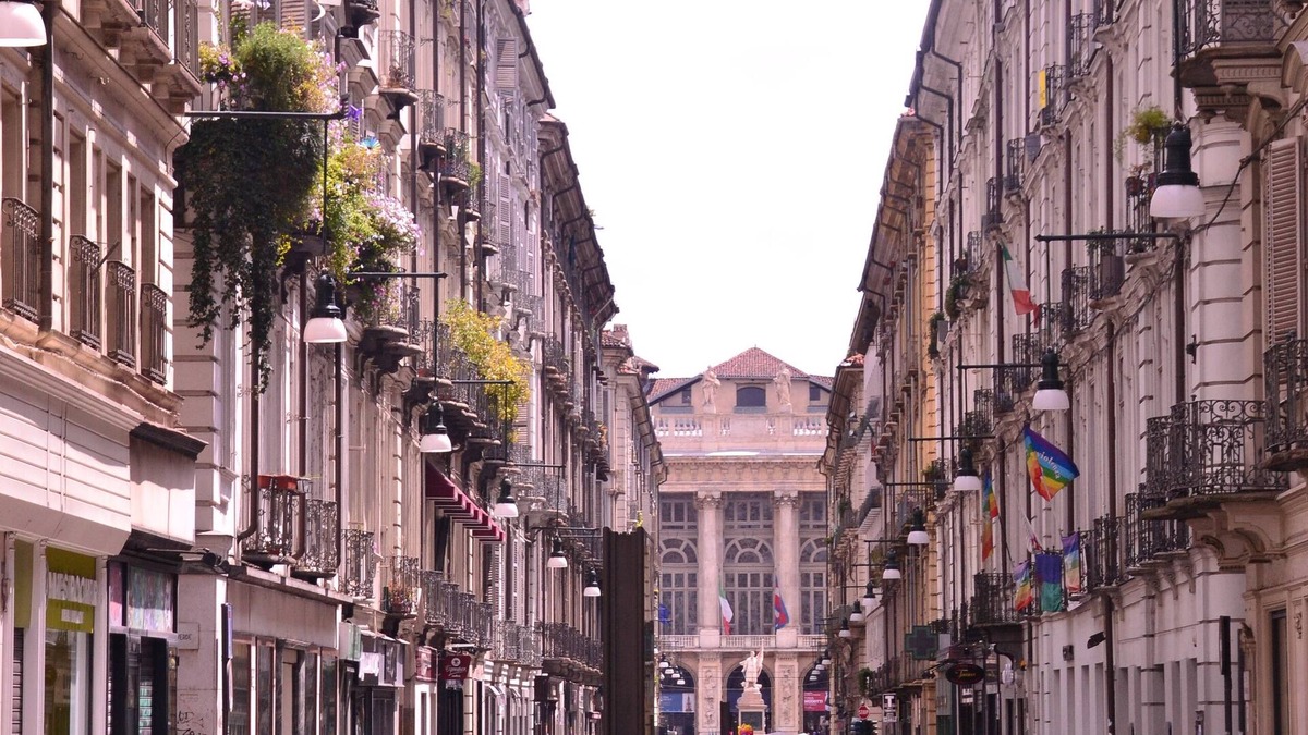 Roman Quarter Apartment | Holiday Garibaldi4 Torino Centro Storico
