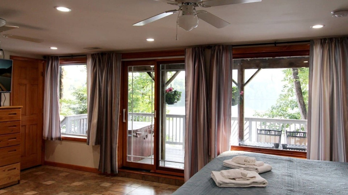 Maryland Apartment | Holiday Getaway - Hot tub with Goodyear Lake Views