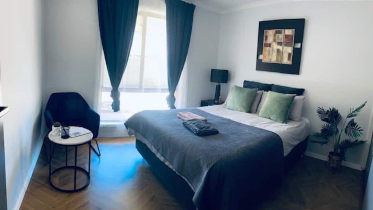 Mildura House | Holiday Getaway @ Mildura (Spa, BBQ, Free WI-FI)