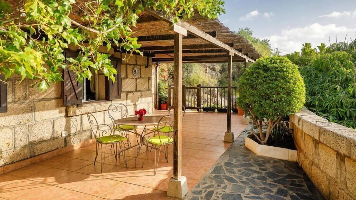 Las Cuevecitas House | Holiday Home in Malpais de Candelaria