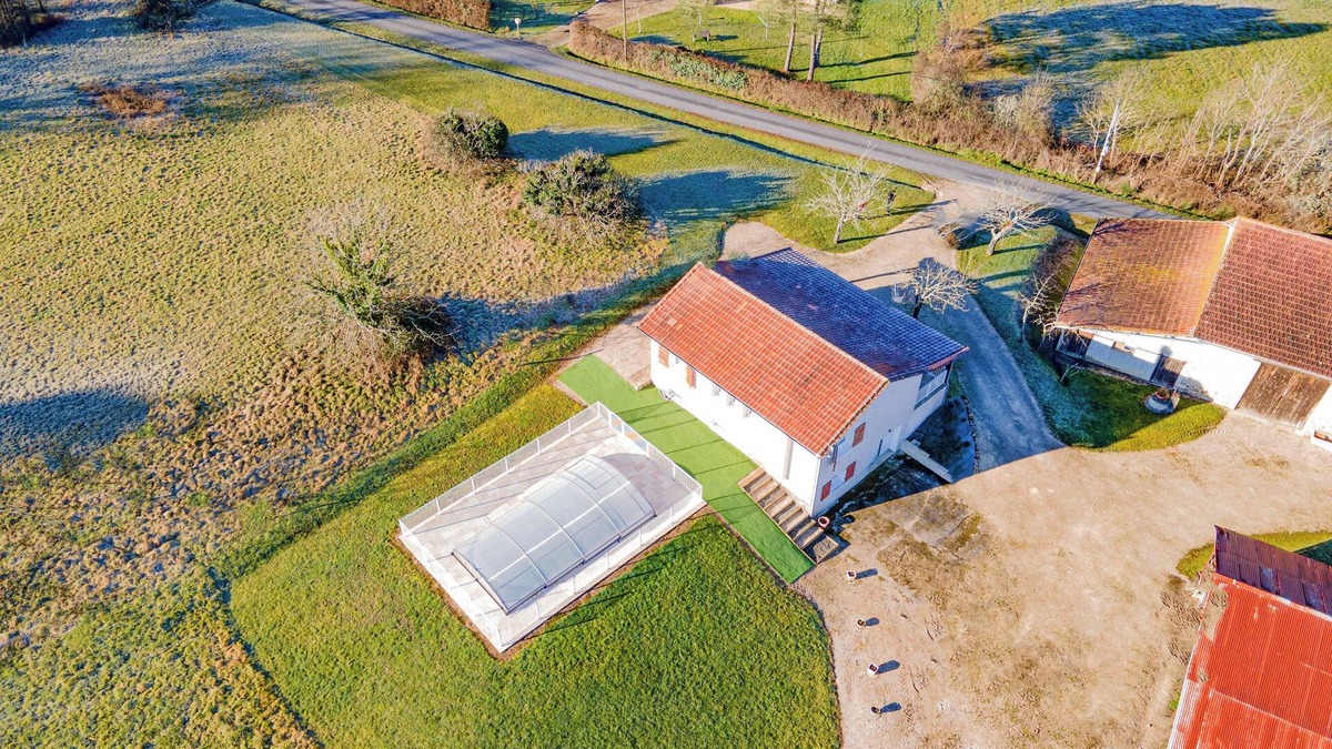 Saint-Andre-de-Double House | Holiday Home 'Maison Au Calme Et Piscine Privée' with Private Pool, Terrace and Private Garden
