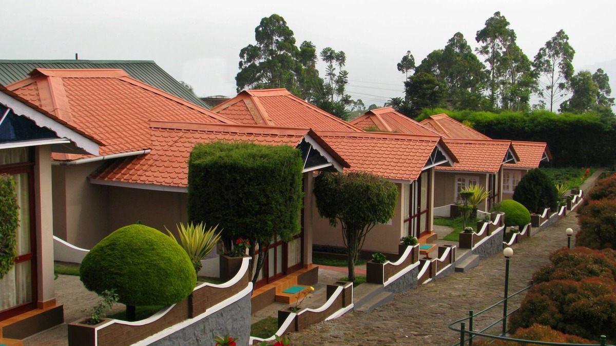 Chinnakanal Hotel | Holiday Heaven Munnar